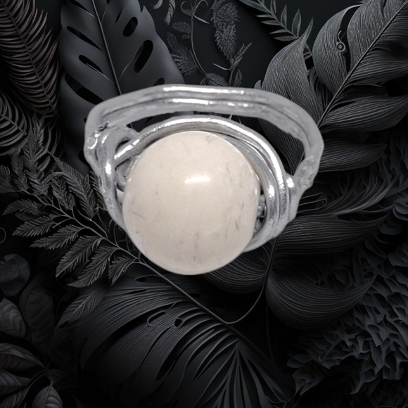 🌲10/$20. ~Hand Wired Ring with White Italian Wood Center Stone - Picture 6 of 7